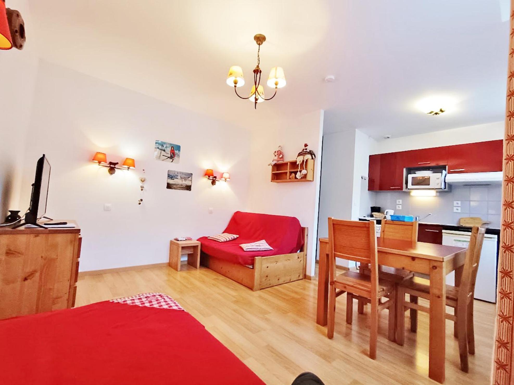 Le Bouquetin, Studio, Centre Luchon, Wifi, Casier A Skis, Ascenseur, 3 Personnes Bagnères-de-Luchon Zewnętrze zdjęcie