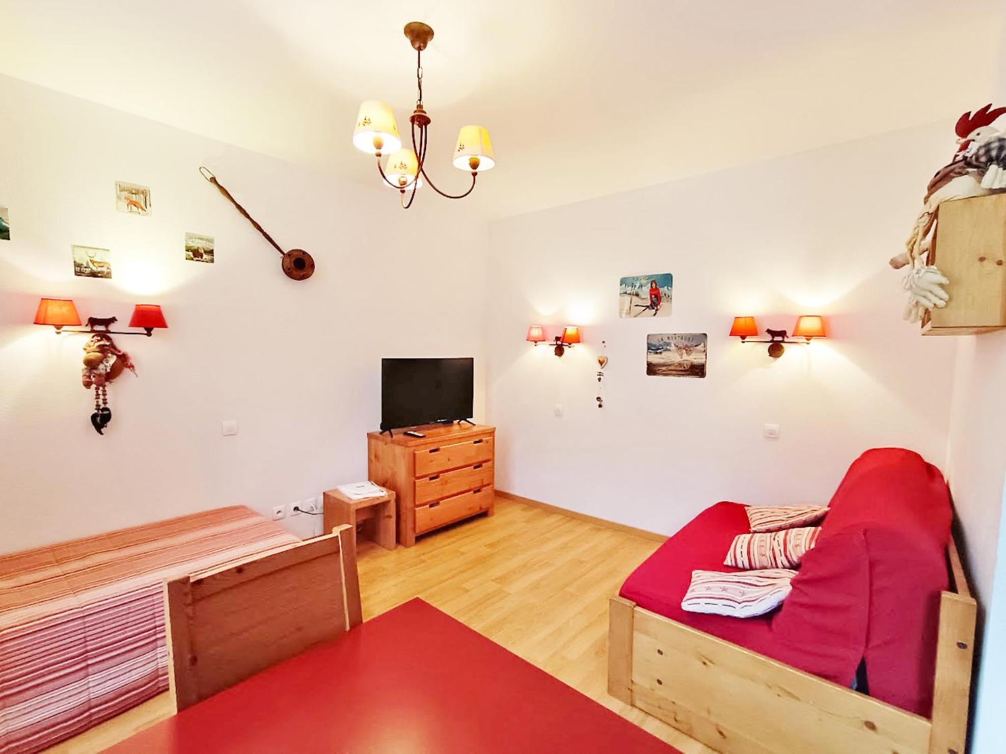 Le Bouquetin, Studio, Centre Luchon, Wifi, Casier A Skis, Ascenseur, 3 Personnes Bagnères-de-Luchon Zewnętrze zdjęcie